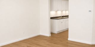 Bright & Spacious 2-Bedroom Residence Across from Berkeley Park Gallery 11