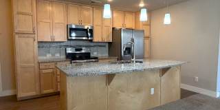 Secure, Stylish & Convenient – 2 Bed Condo in Loveland Gallery 6