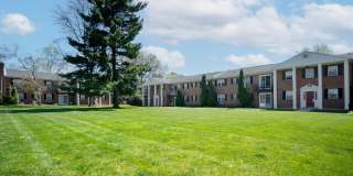 The Dorchester Gallery 17