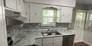 Beautiful home near Aksarben! Gallery 9