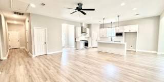 Spacious 3 Bedroom Home with Office on a Large Lot in Northwoods Gallery 13