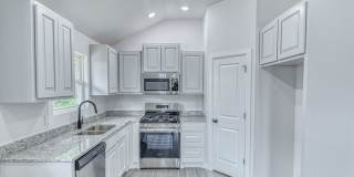 Brand New Construction in Varenna Landing! Gallery 9