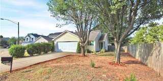 Room in 3 Bedroom Home at Tom Hunter Dr Gallery 4