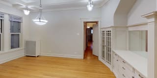 5706-10 S. Blackstone Ave Gallery 33