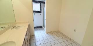 Spacious 2bd/2bath + Den home in gorgeous community (there's a lake!) Gallery 20