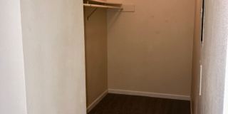 Brookshore Apartments Gallery 31