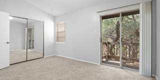 RIVER CROSSING TOWNHOME - 2BD -2.5BA - GREENBELT VIEW - WASHER/DRYER - RESERVED PARKING Gallery 18