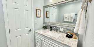 3945S- The Sunset Lane Cottage | FURNISHED Gallery 23