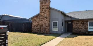 Spacious Home Near Tinker AFB with Storm Shelter & Wood Privacy Fence! Gallery 1
