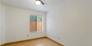 Private and Charming 2 Bed 1 Bath house Gallery 9