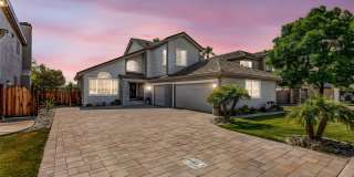FANTASTIC UPDATED BEAUTY IN THE GATED GOLF COURSE COMMUNITY!!! Gallery 1