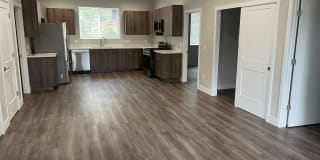 18 Pinegrove - 2 Gallery 1