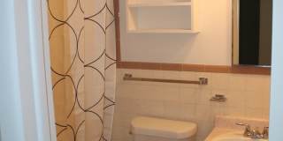 Highlands 1 Bedroom 1 Bath w/ Yard and Laundry! Gallery 97