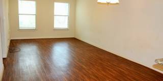 212 South Tesch Street Gallery 5