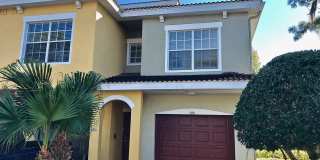 3 bedroom 2 bathroom townhome in highly coveted Las Palmas of Sarasota Gallery 1