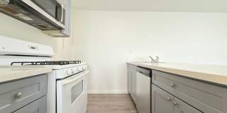Updated 2Bed/ 2Bath in Canoga Park Gallery 5