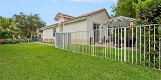 18755 SW 27th Ct Gallery 25