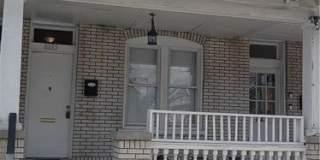 823 1/2 W Washington Street Gallery 1