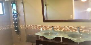 Beautiful and spacious multilevel townhouse in model home condition Gallery 24
