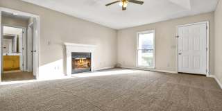 Ranch Home on Creek Lot! Gallery 5