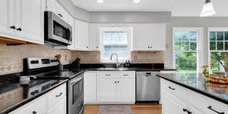 7707 LAKE GLEN Drive Gallery 5