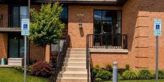 1 OAK CREEK Drive Gallery 1