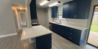 Newly renovated, WOW this will rent quick! Gallery 9