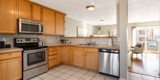 Charming 3 Bedroom Townhome in Highlands Neighborhood Gallery 10