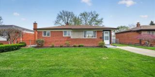 30428 Iroquois Drive Gallery 1