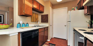 Greenbriar Apartments Gallery 6