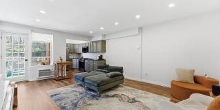 250 N Broadway Gallery 5
