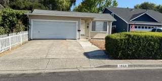 3 bedroom 2 Bath House with 2 car garage in Rohnert Park Gallery 1