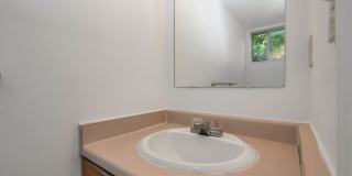 Spacious 4 Bedroom Townhome in SLC w 1 car garage Gallery 14
