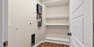 631 E Mistletoe Gallery 21