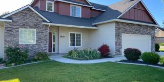 Beautiful 3-bedroom home on a large corner lot! Gallery 1