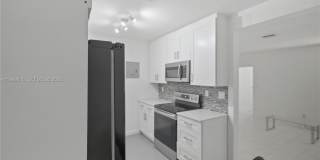 1425 NW 10th Pl Gallery 4