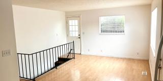 3 Bed / 2 Bath Half Duplex Near Valley Fair Mall — Fenced Yard & Carport Gallery 4
