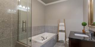 Arlo Luxury Apartment Homes Gallery 9