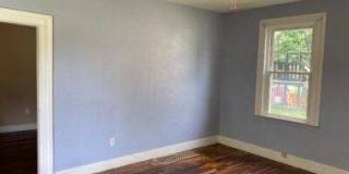 1127 16th SE St Gallery 3