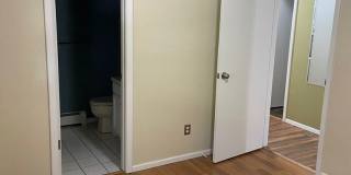 Condo in Pendleton Square Gallery 25