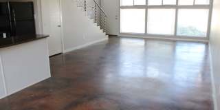 CONTEMPORARY URBAN CONDO NEAR DOWNTOWN Gallery 11