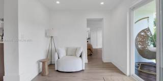 18362 Northeast 20th Place Gallery 16