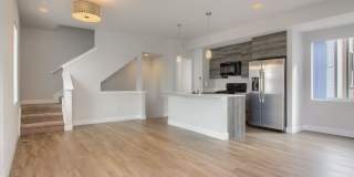 3 Bedroom townhome in Lakewood Gallery 7