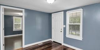 Charming 2 Bedroom Home, close to USC & located on a Large Lot! Gallery 25