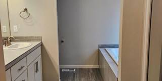 5Bd/3Ba Two Story House - For viewing! Gallery 12