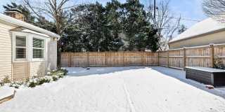 Beautiful Arlington Home South of Lane Gallery 39