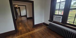 2 Bedroom, 1 Bathroom in Historical Woodland Avenue building! Gallery 8
