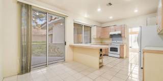 Charming Guard-Gated Southwest Las Vegas Townhome with Fireplace & Golf Course Views! Gallery 12