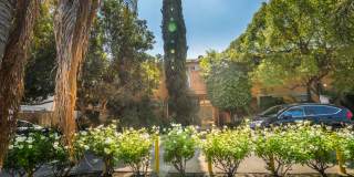 6566 Fountain Ave. Gallery 13