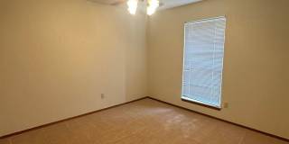 4 Bed, 2.5 Bath Brick home with 2 car garage Gallery 34